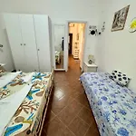 Ninni House Дом отдыха Монделло